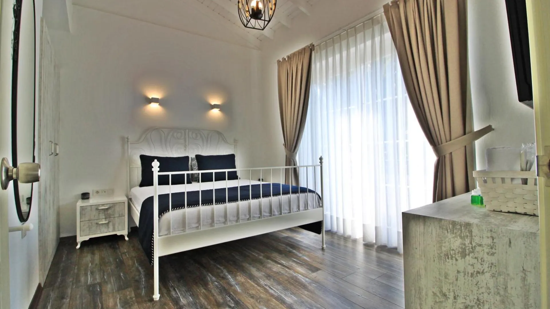 Faro Alacati Hotel